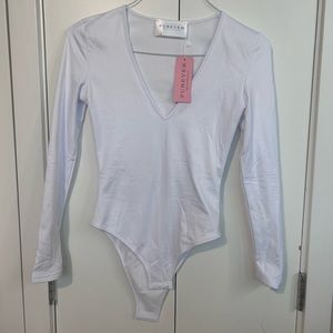BNWT white king sleeve v neck bodysuit